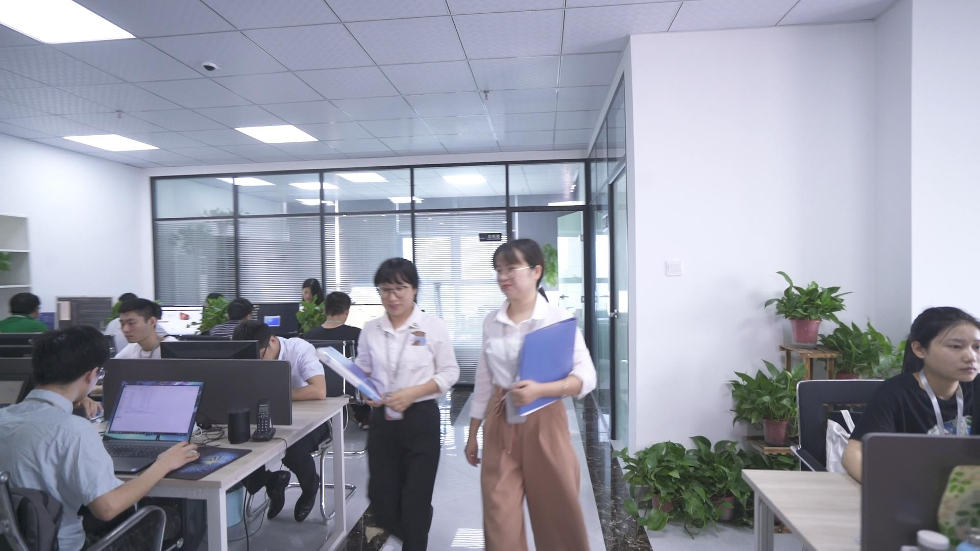 瓦力游戏陪诊小程序开发怎么选？本土开发公司资质与定制服务详解